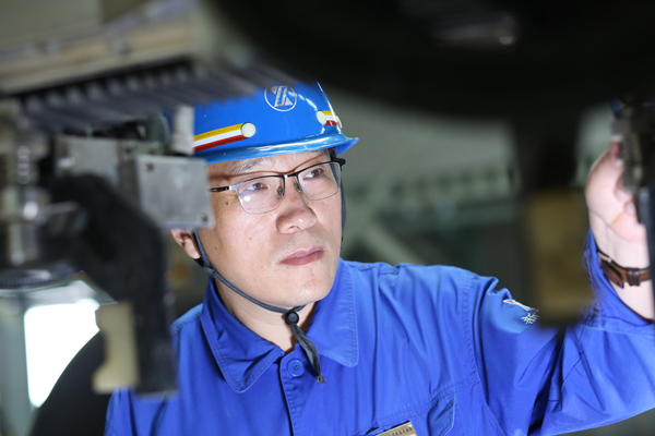 新兴铸管武安本级陈建波荣获全国五一劳动奖章