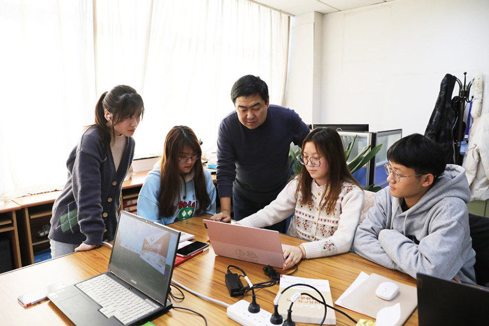 河北金融学院：VR开启党史学习教育新模式