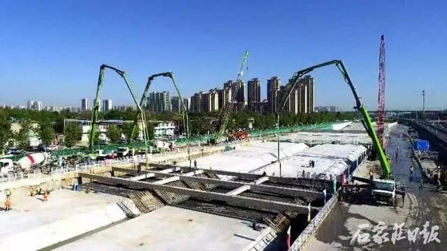 复兴大街市政化改造学苑路隧道主体完工