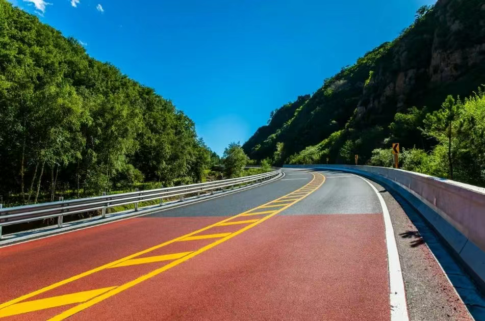 承德市精修细养打造全国公路安全精品路