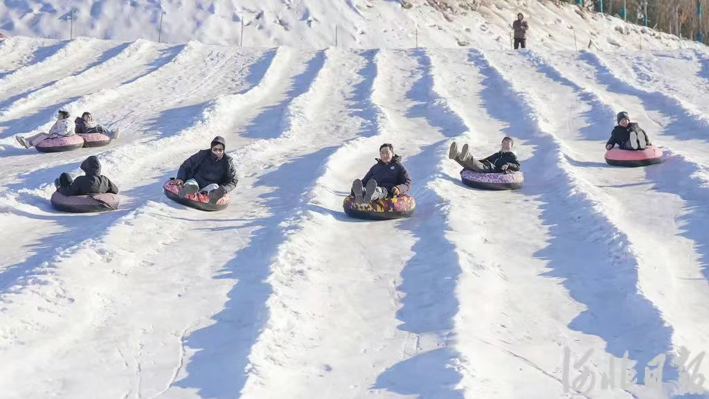 亚冬会来了，雄安冰雪运动火了