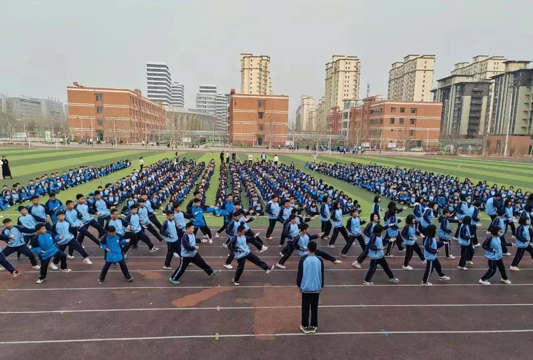 临西县第六中学这场比赛有800余名学生参加......