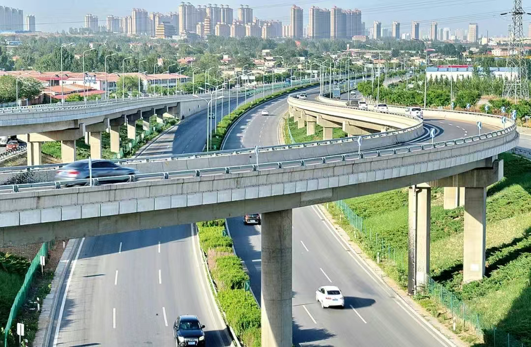 秦皇岛：加速建设全国性综合交通枢纽城市