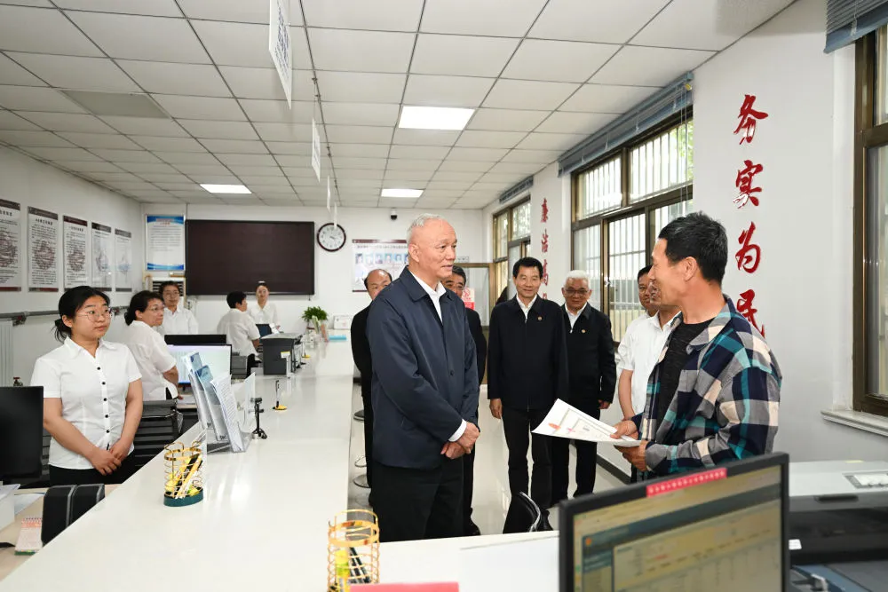 蔡奇在河北唐山市调研时强调 坚持问题导向和严的标准 分类指导推动学习教育走深走实