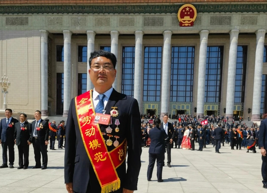 全国劳动模范李瑶：脱下军装，扛起乡村振兴的“钢枪”！