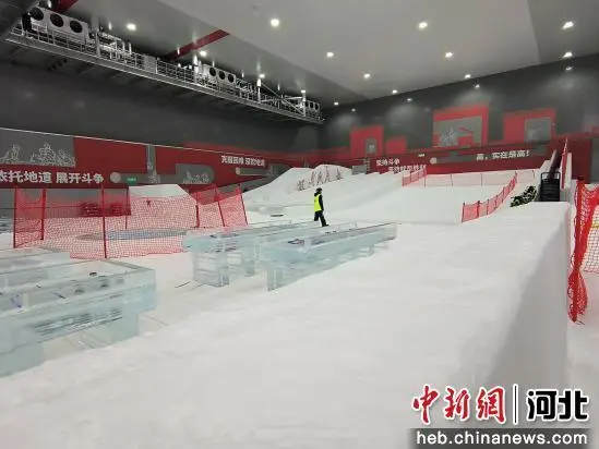 河北正定：热雪奇迹打造京津冀滑雪新地标