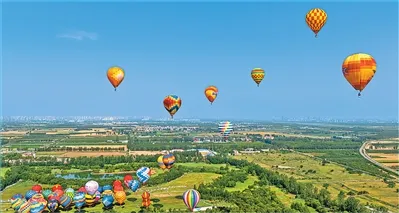 2025全国热气球冠军赛首站在石家庄市滹沱河畔开赛