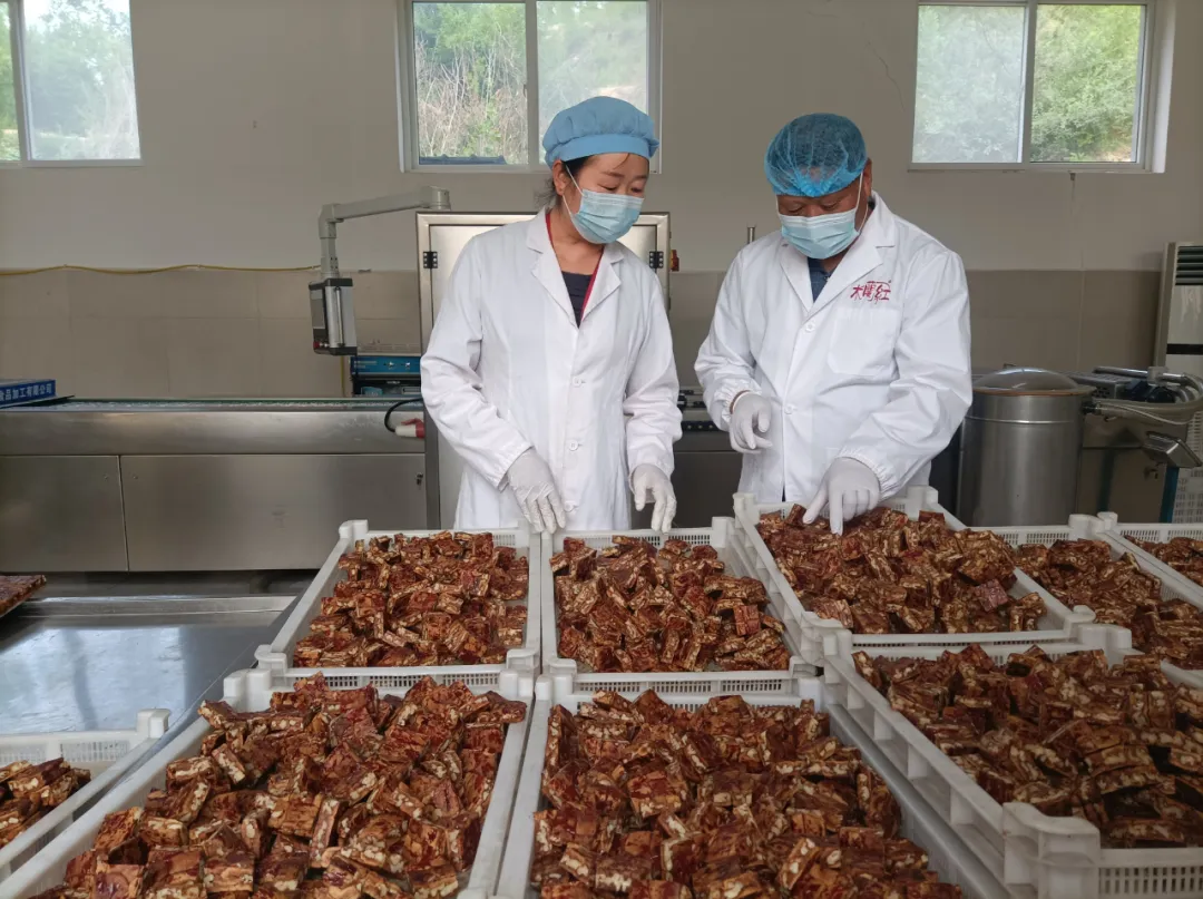 唐县木兰村“全链开发一颗红枣”的富民经