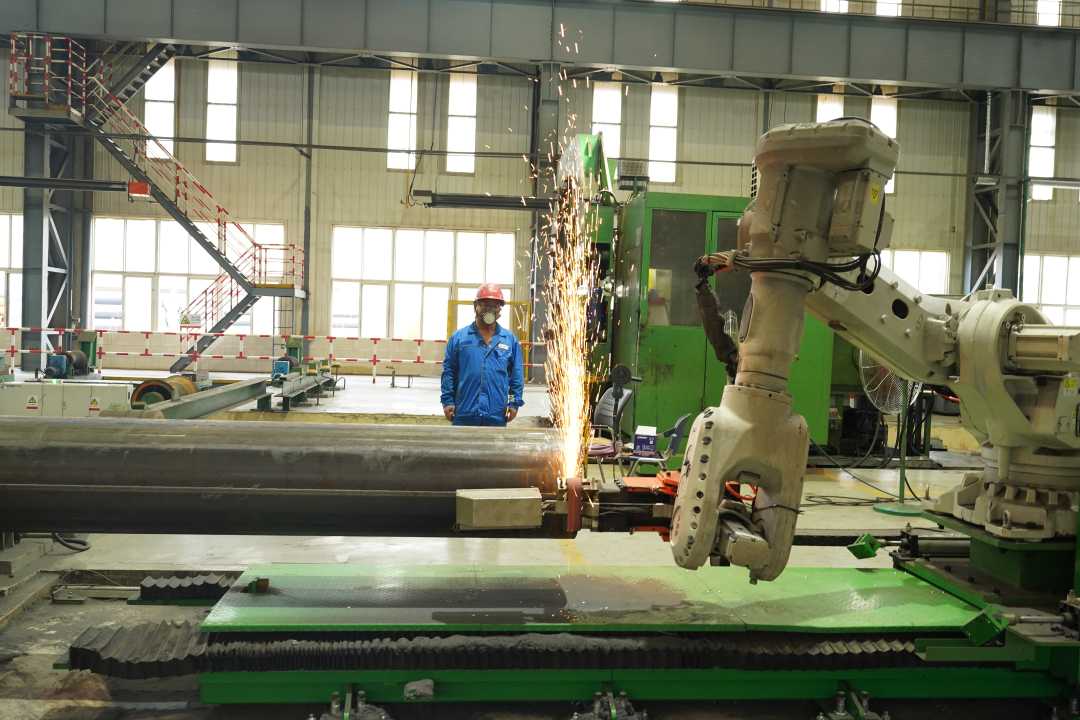 纯氢直缝埋弧焊管在河北秦皇岛批量下线