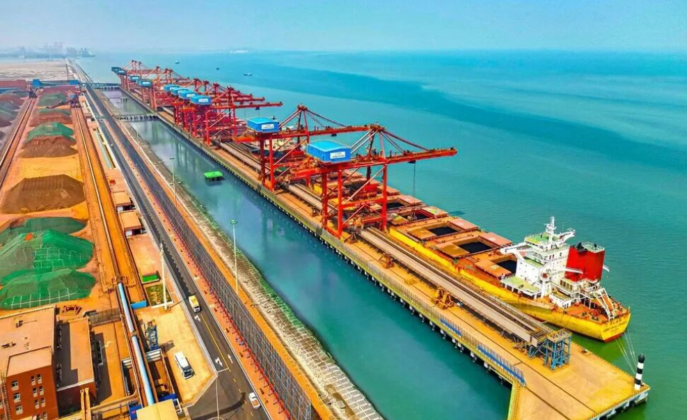 黄骅港综合港区矿石码头首月吞吐量创新高      